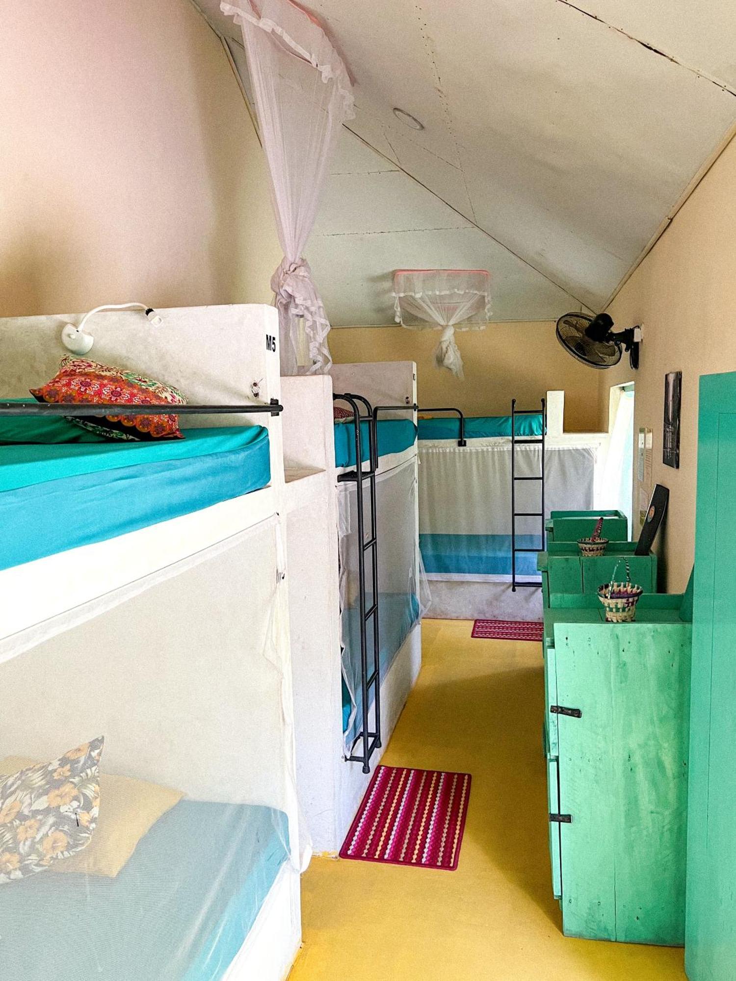 Lazy Monkey Surfhostel - Sri Lanka Діквелла Екстер'єр фото