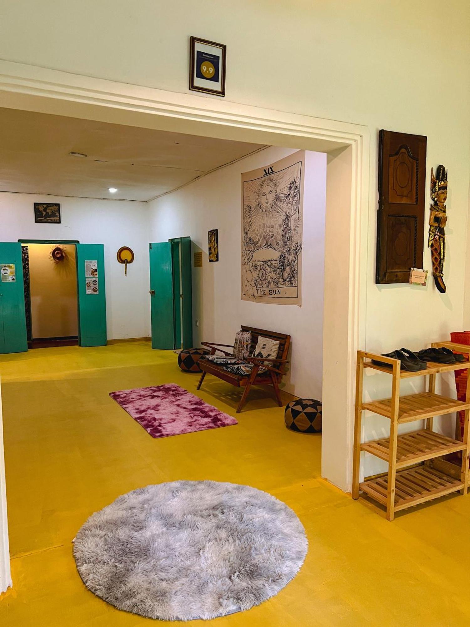 Lazy Monkey Surfhostel - Sri Lanka Діквелла Екстер'єр фото