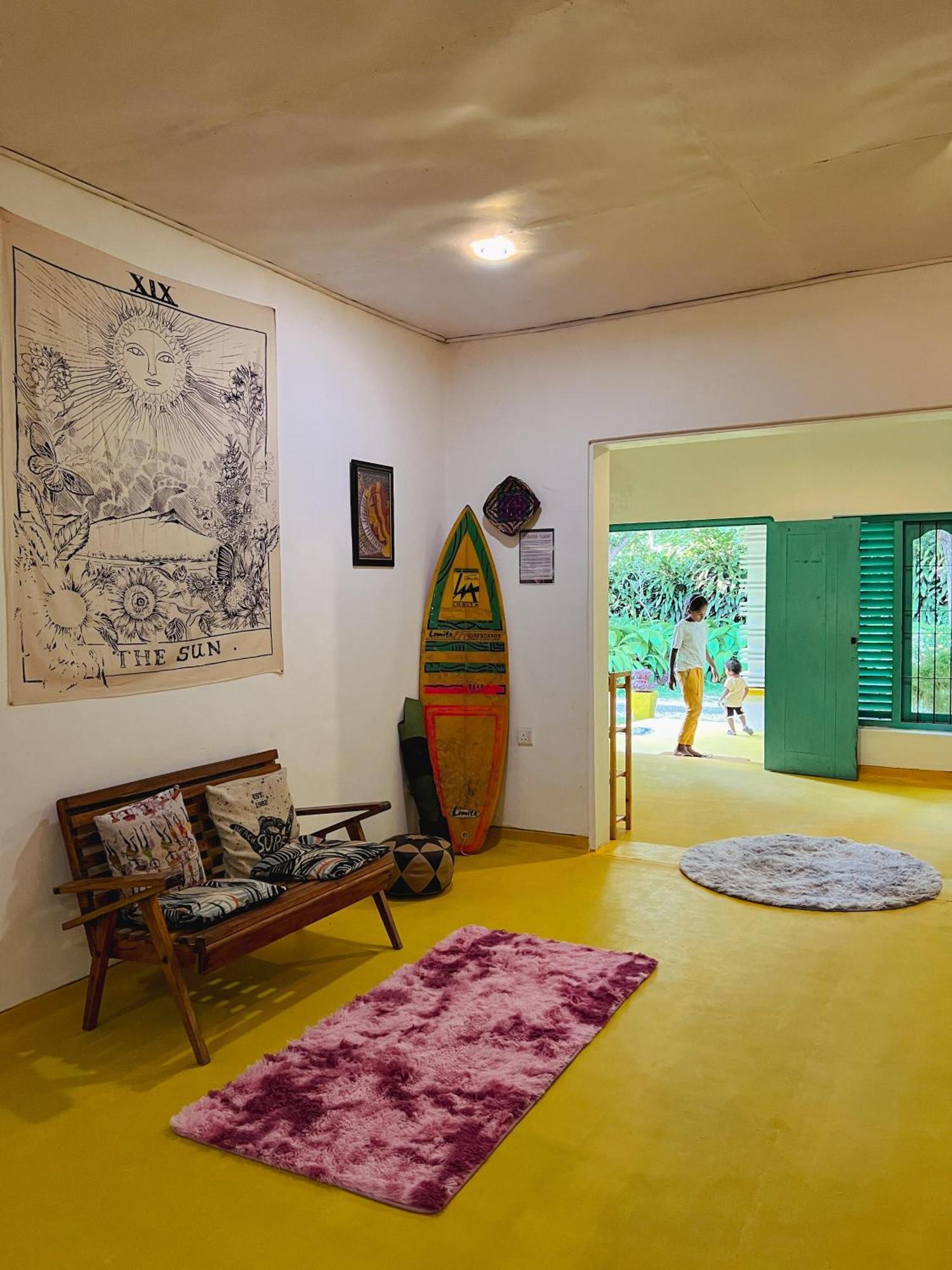 Lazy Monkey Surfhostel - Sri Lanka Діквелла Екстер'єр фото